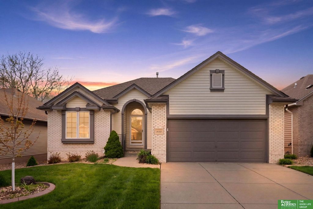 10032 S 172nd Circle, Omaha, NE 68136