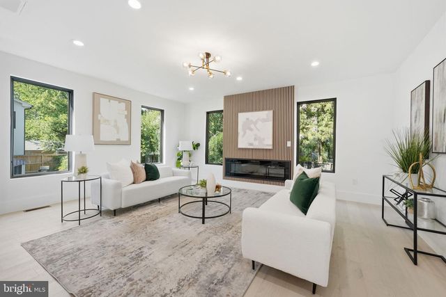 818 N EDGEWOOD ST, Arlington, VA 22201