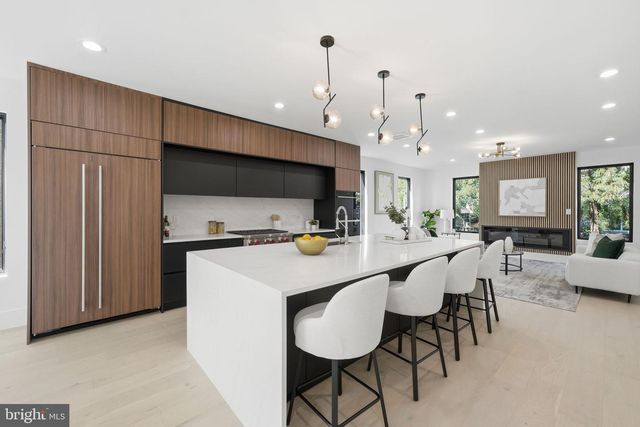 818 N EDGEWOOD ST, Arlington, VA 22201