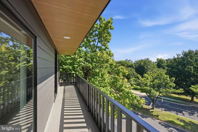 818 N EDGEWOOD ST, Arlington, VA 22201