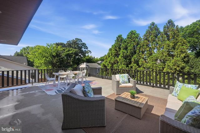 818 N EDGEWOOD ST, Arlington, VA 22201