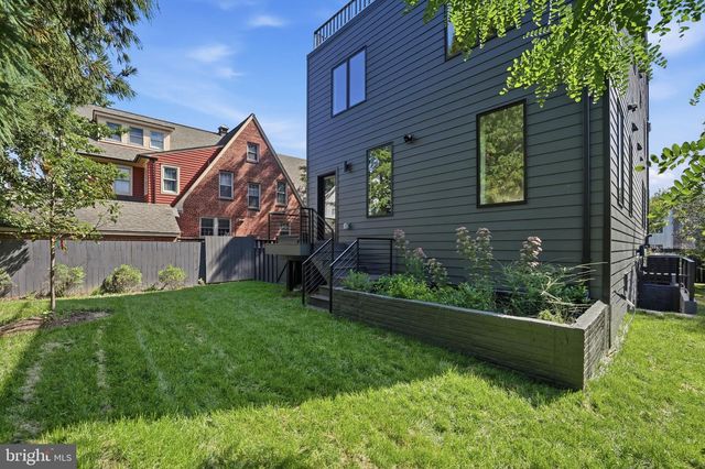 818 N EDGEWOOD ST, Arlington, VA 22201
