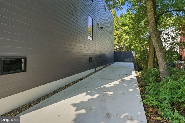818 N EDGEWOOD ST, Arlington, VA 22201
