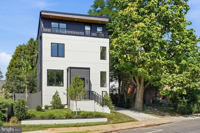 818 N EDGEWOOD ST, Arlington, VA 22201