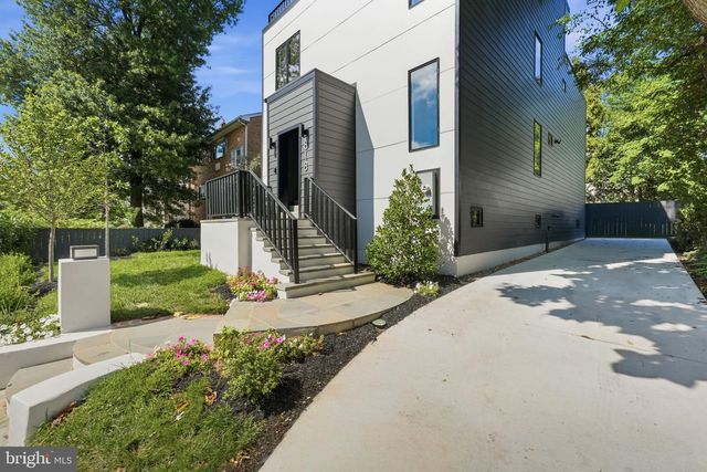 818 N EDGEWOOD ST, Arlington, VA 22201
