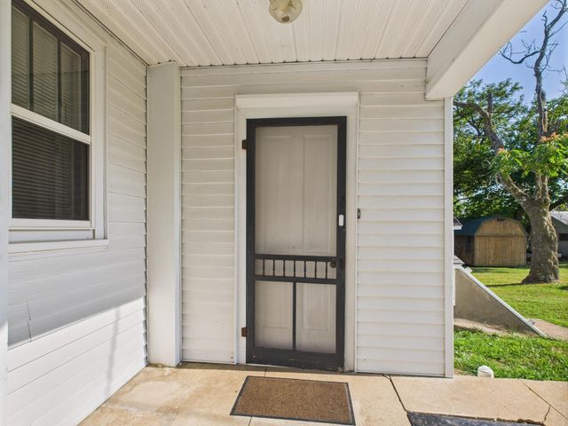 611 Cedar Avenue, Cabool, MO 65689