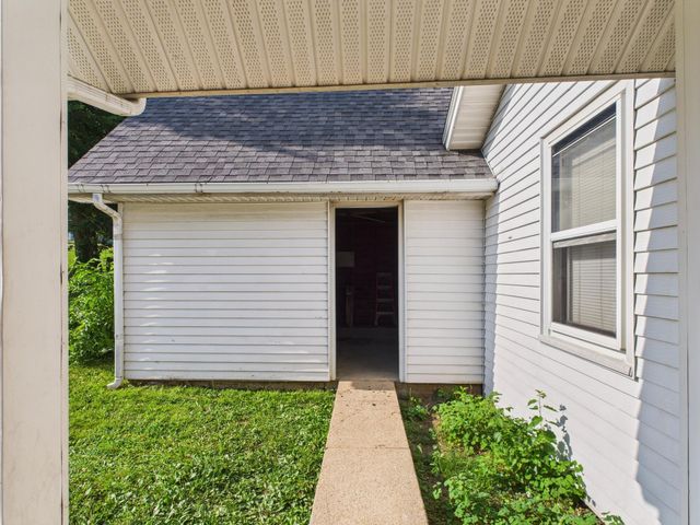 611 Cedar Avenue, Cabool, MO 65689