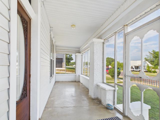 611 Cedar Avenue, Cabool, MO 65689