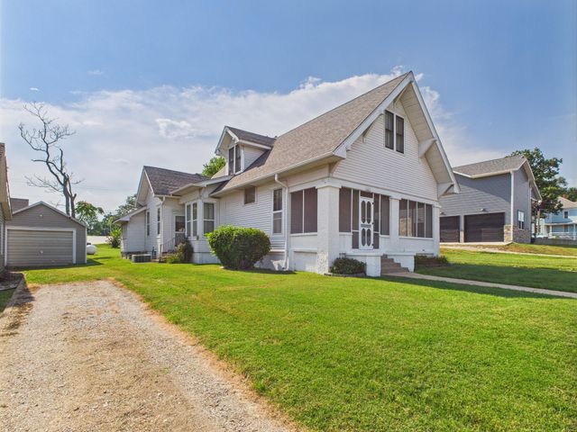 611 Cedar Avenue, Cabool, MO 65689