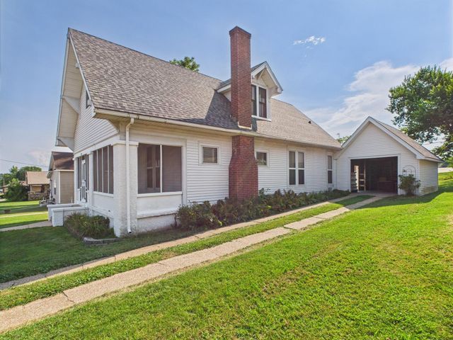 611 Cedar Avenue, Cabool, MO 65689