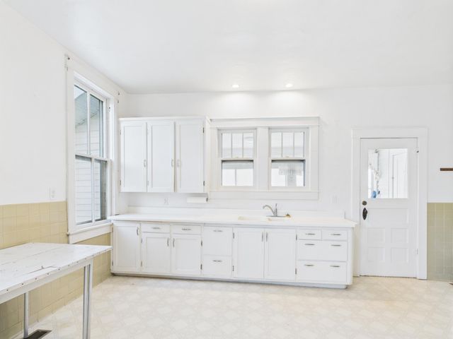 611 Cedar Avenue, Cabool, MO 65689