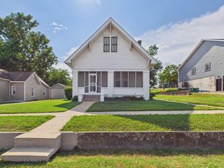 611 Cedar Avenue, Cabool, MO 65689