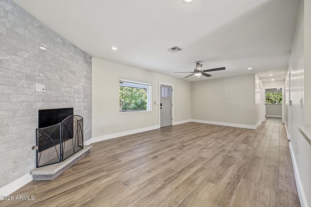 5131 E WELDON Avenue, Phoenix, AZ 85018
