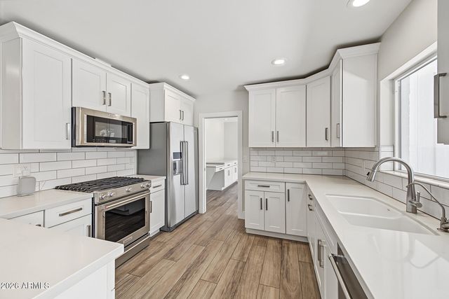 5131 E WELDON Avenue, Phoenix, AZ 85018