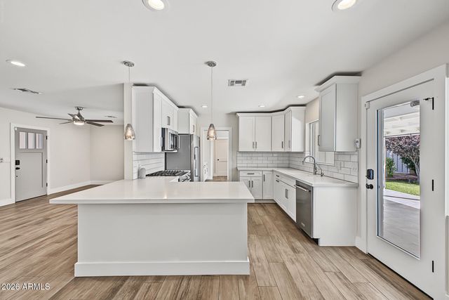 5131 E WELDON Avenue, Phoenix, AZ 85018