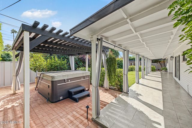 5131 E WELDON Avenue, Phoenix, AZ 85018