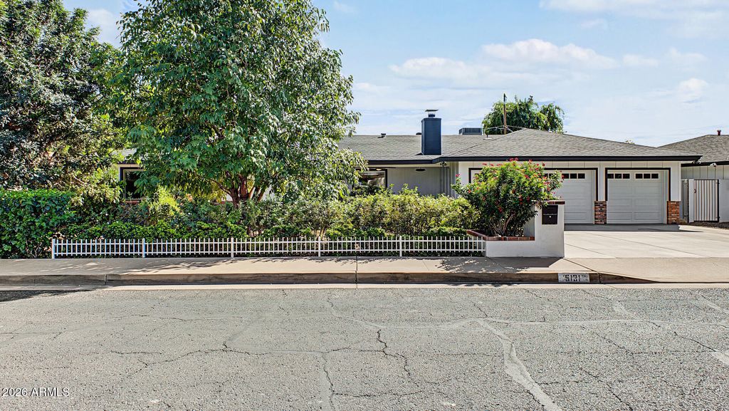 5131 E WELDON Avenue, Phoenix, AZ 85018 — photo 2