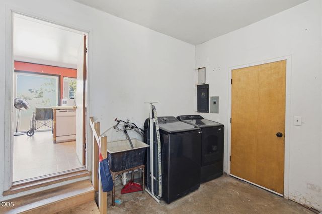 1146 NE D Street, Grants Pass, OR 97526