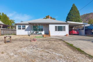 1146 NE D Street, Grants Pass, OR 97526