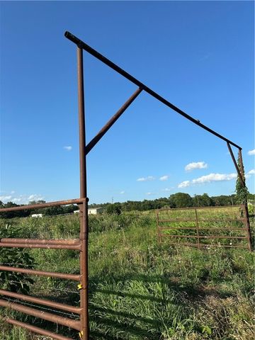 W Mountain Road, Decatur, AR 72722