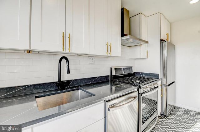 1371 ADAMS ST NE, Washington, DC 20018