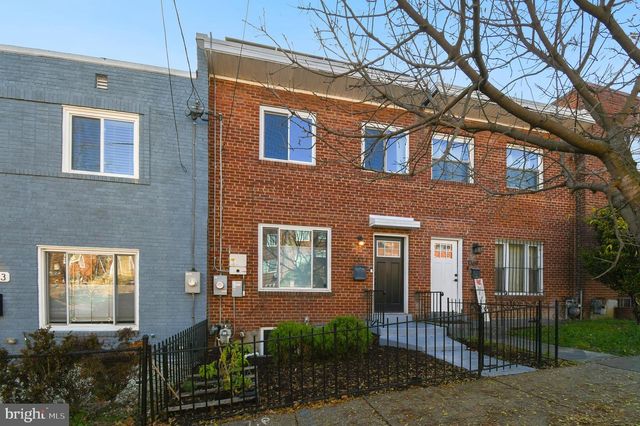 1371 ADAMS ST NE, Washington, DC 20018