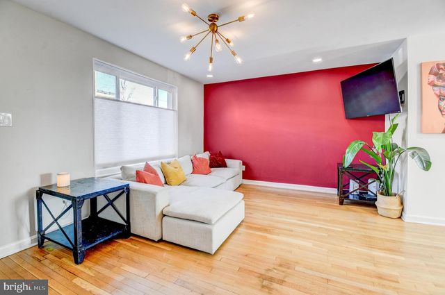 1371 ADAMS ST NE, Washington, DC 20018