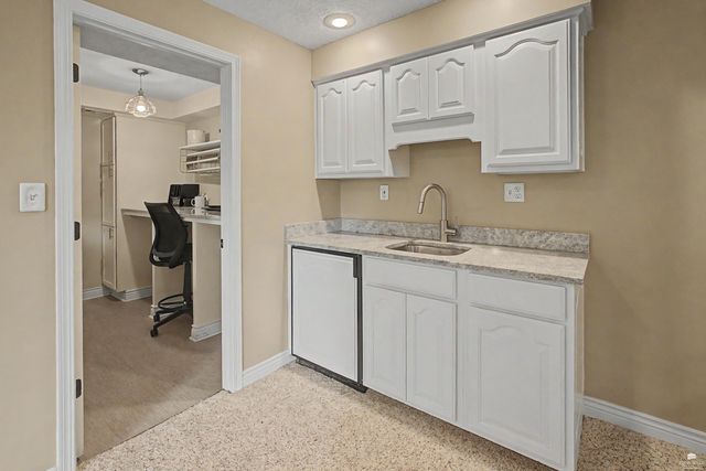3626 Everett Drive, Manhattan, KS 66503