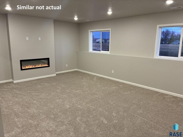 2800 S Copper Creek Ave Avenue, Sioux Falls, SD 57110