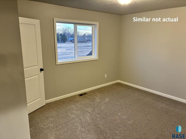 2800 S Copper Creek Ave Avenue, Sioux Falls, SD 57110