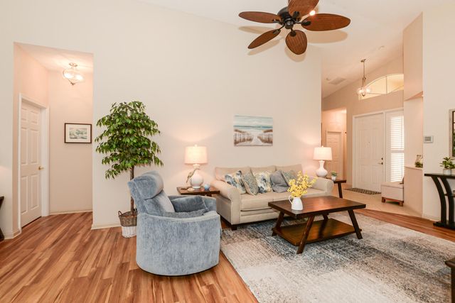 421 NW Sunview Way, Port St. Lucie, Port St Lucie, FL 34986