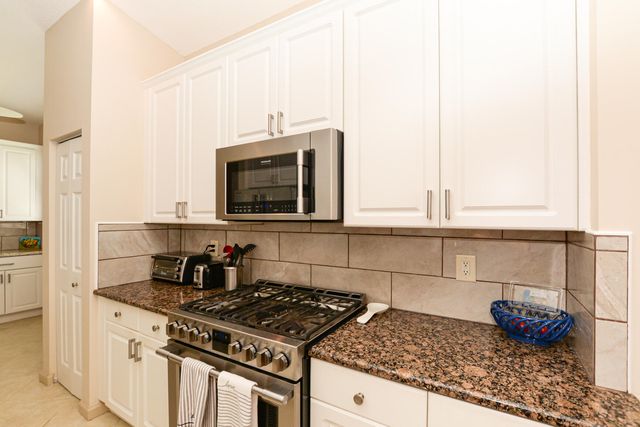 421 NW Sunview Way, Port St. Lucie, Port St Lucie, FL 34986