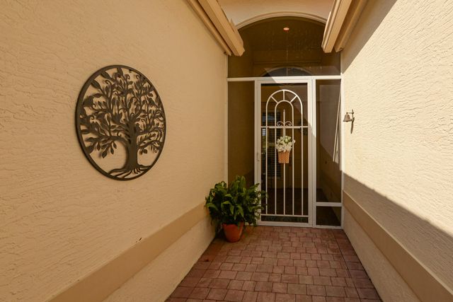 421 NW Sunview Way, Port St. Lucie, Port St Lucie, FL 34986