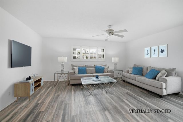 101 Doolen Court 201, North Palm Beach, FL 33408