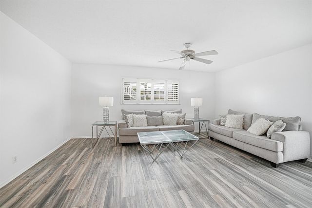 101 Doolen Court 201, North Palm Beach, FL 33408