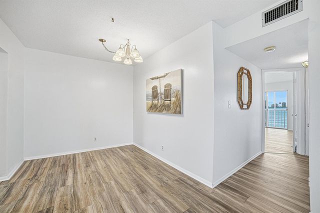 101 Doolen Court 201, North Palm Beach, FL 33408