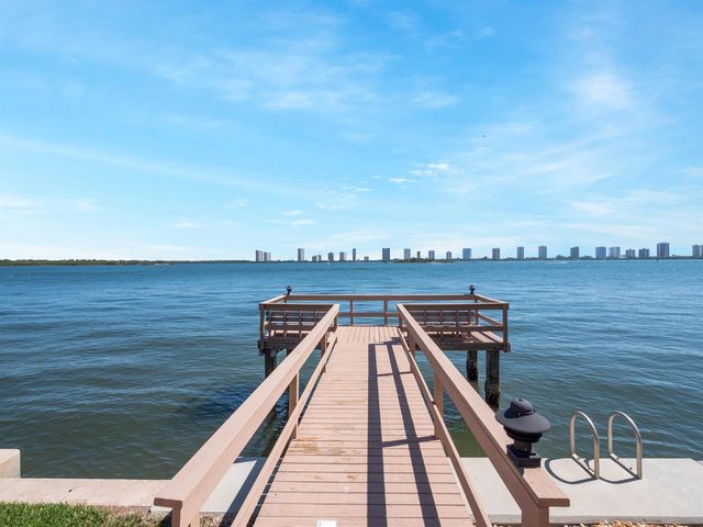 101 Doolen Court 201, North Palm Beach, FL 33408