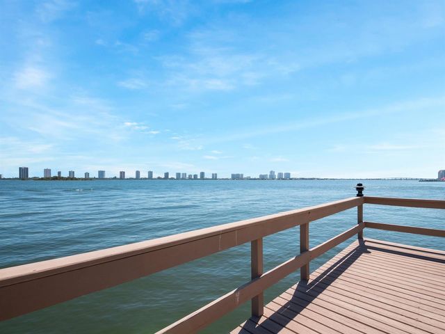 101 Doolen Court 201, North Palm Beach, FL 33408