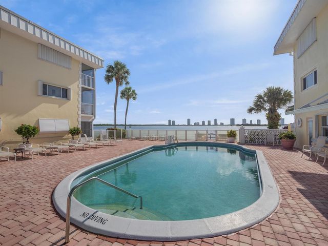 101 Doolen Court 201, North Palm Beach, FL 33408