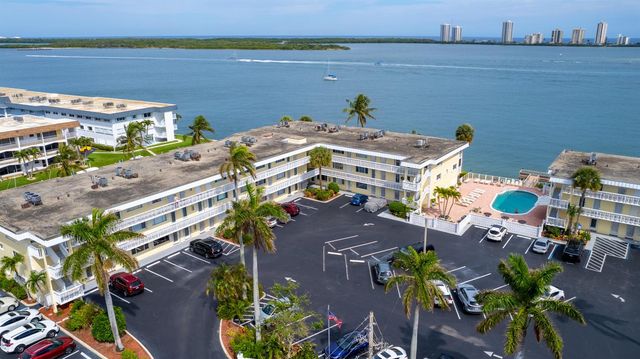 101 Doolen Court 201, North Palm Beach, FL 33408