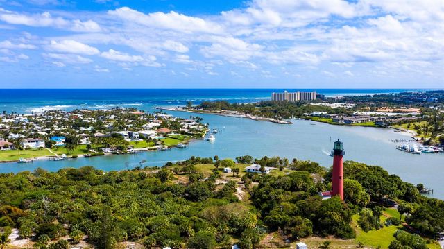 101 Doolen Court 201, North Palm Beach, FL 33408