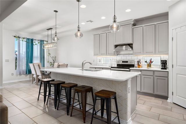 1031 Ocean Breeze, Portland, TX 78374