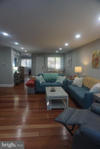 2002 AUGUSTA CIR, Mt Laurel, NJ 08054