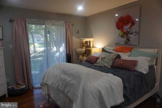 2002 AUGUSTA CIR, Mt Laurel, NJ 08054