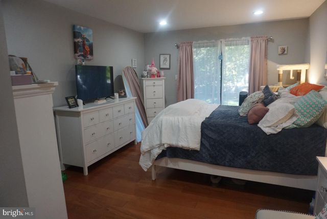 2002 AUGUSTA CIR, Mt Laurel, NJ 08054