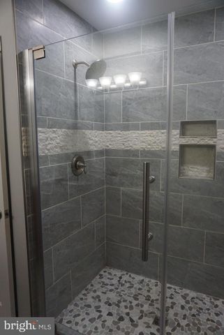 2002 AUGUSTA CIR, Mt Laurel, NJ 08054
