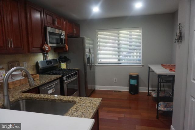 2002 AUGUSTA CIR, Mt Laurel, NJ 08054