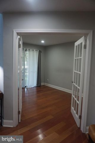 2002 AUGUSTA CIR, Mt Laurel, NJ 08054