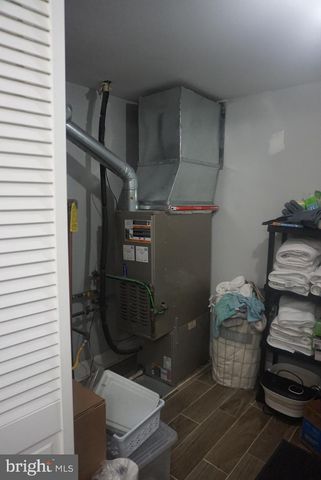 2002 AUGUSTA CIR, Mt Laurel, NJ 08054