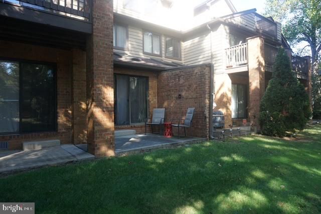 2002 AUGUSTA CIR, Mt Laurel, NJ 08054